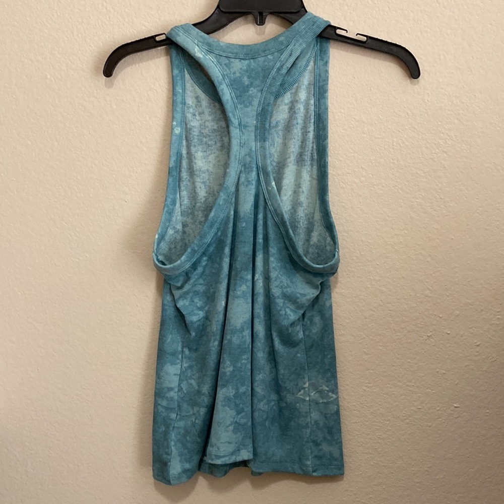 Old Navy workout go-dry racerback tie dye blue tank top size M - Picture 4 of 6